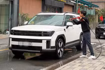 Hyundai SantaFe Hybrid mới chạy 3.700km, chủ xe "bay" cả trăm triệu đồng