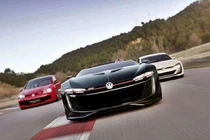 Volkswagen kỷ niệm 50 năm GTI với loạt ôtô độc lạ "nhất quả đất"
