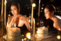 Huyền Lizzie mừng tuổi 35 bằng bộ ảnh dát vàng cực "bling"