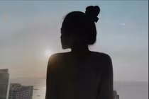 Linh Ka khoe ảnh bán khỏa thân với lưng trần cực nuột 