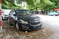 Ô tô đỗ ngoài đường không ai nhận, netizen tiếc đứt ruột