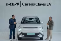 Cận cảnh Kia Carens Clavis EV 2025, giá từ 548 triệu đồng