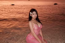 Hot girl phòng gym triệu follow khoe body "mướt mát" 