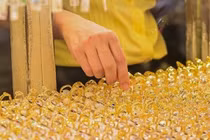 Giá vàng hôm nay 12/6: Tiếp tục đi lên?