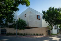 Báo Mỹ ca tụng "ngôi nhà đá” giữa nắng gió Phan Rang