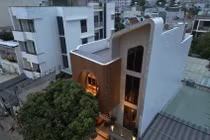 Độc đáo ngôi nhà lấy cảm hứng từ đường cong xe Vespa