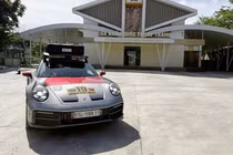 Porsche 911 Dakar "đi cày" 2 tháng Trung Quốc đã về Việt Nam