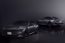 Toyota Crown Sedan "bộ trưởng" đặc biệt 70 năm hơn 1,3 tỷ 