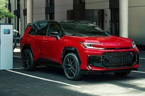 Toyota RAV4 GR Sport 2026 mạnh hơn xe thể thao "thứ thiệt"