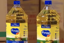 Cách đơn giản nhận biết dầu ăn thật - giả bằng mắt thường