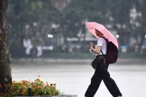 Thời tiết Hà Nội 3 ngày tới: Mưa giông nhiều vào chiều tối