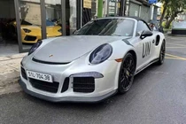 Porsche 911 Turbo S Cabriolet của Đặng Lê Nguyên Vũ tậu 6 năm mới ra biển số