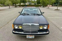 Ngắm chiếc Mercedes-Benz 300 CD 1985 hơn 40 tuổi cho đại gia sưu tầm