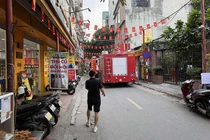 Cháy chung cư mini ở Hà Nội, nhiều người tháo chạy