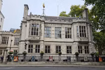 Kiến trúc độc đáo trong biệt thự cổ nơi Tiên Nguyễn chụp ảnh cưới