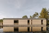 Ấn tượng ngôi nhà 80 m2 tiện nghi nổi trên mặt nước