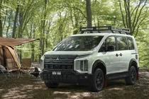 Mitsubishi Delica D:5 - chiếc MPV bán ròng rã suốt 19 năm vẫn "cháy hàng"