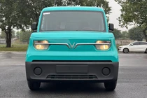 Cận cảnh VinFast EC Van giá 285 triệu tại Việt Nam, chạy 175km/sạc