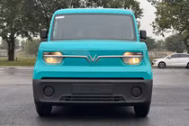 Cận cảnh VinFast EC Van giá 285 triệu tại Việt Nam, chạy 175km/sạc