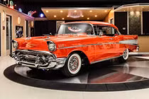 Chevrolet Bel Air đời 1957 cổ điển hàng hiếm "gây sốt" giới đại gia