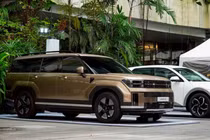 Hyundai SantaFe Hybrid 2026 "made in Việt Nam" từ 1,32 tỷ đồng tại Thái Lan