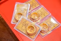 Giá vàng hôm nay 15/8: Vàng miếng lập đỉnh mới?