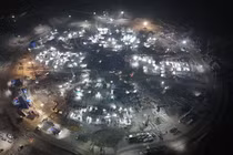 Đại công trường SVĐ 135.000 chỗ sáng đèn xuyên đêm