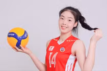 Sắc vóc hoa khôi 17 tuổi của bóng chuyền Việt Nam