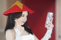 Chỉ một khoảnh khắc, nữ MC Liên Quân khiến netizen xôn xao