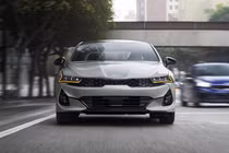 Kia gọi triệu hồi hơn 250.000 xe K5 vì sự cố bình nhiên liệu