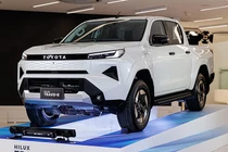 Toyota Hilux 2026 tăng giá mạnh khi về Việt Nam, bản cao nhất tới 1,1 tỷ