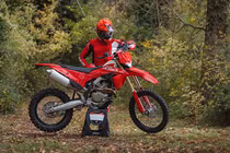 Ducati Desmo450 Enduro 2026 sắp mở bán - dân chơi "cào cào" háo hức