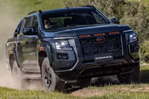 Cận cảnh Nissan Navara 2026 vừa ra mắt, có gì "đấu" Toyota Hilux?