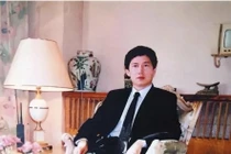 Cuộc đời sóng gió của "tỷ phú ăn bám" qua đời ở tuổi 76