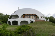 Bên trong biệt thự 5 triệu USD có khả năng chống bão