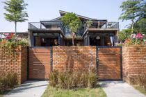 Báo Mỹ 'ngẩn ngơ' ngắm biệt thự song lập của đôi bạn thân ở Đà Nẵng