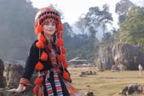 Trần Tiểu Vy diện trang phục dân tộc, nhan sắc “thần tiên tỷ tỷ” gây chú ý