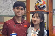 Bạn gái TikToker nổi tiếng của tiền vệ U23 Việt Nam là ai?