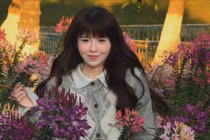 Hot girl FAPtv Thúy Kiều khoe 'giao diện mới' ngay ngày đầu năm