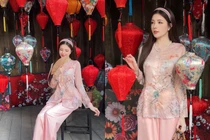 “Búp bê sống” Lilly Luta diện áo bà ba đẹp miễn chê giữa không gian đèn lồng