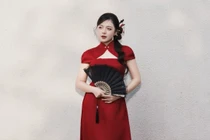 MC Vũ Phương Thảo khoe sắc vóc trong áo dài cách tân