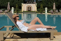 “MC chân dài nhất Việt Nam” khoe body miễn chê trong bikini quyến rũ