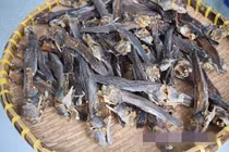 Khô cá "biết leo cây" hơn nửa triệu đồng/kg hút khách dịp cận Tết