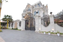 Cận cảnh biệt thự tân cổ điển 600m2 tại Phú Thọ