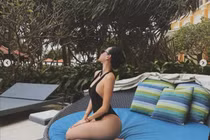 Helen Thanh Thảo khoe body ở tuổi 35, nhan sắc mặn mà thách thức thời gian