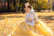 ‘Nữ MC chân dài nhất Việt Nam’ Thanh Thanh Huyền đẹp miễn chê tại Hàn Quốc