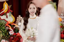 Nữ thạc sĩ cưới thủ môn U23 Việt Nam sở hữu visual 'bừng sáng'