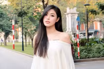 Cựu hoa khôi bóng chuyền Đặng Thu Huyền diện áo lệch vai, nhan sắc miễn chê