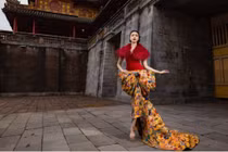 MC Thanh Thanh Huyền đẹp xuất sắc khi cầm mic tại Miss Cosmo