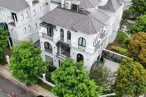 Ngắm biệt thự xa hoa như resort giữa trung tâm Hà Nội 